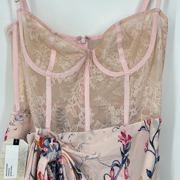 Katie May Man NWT Whisperer Dress in Blush Floral - Picture 5 of 8